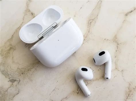 Какие аудиоаксессуары помогут улучшить звук микрофона в наушниках AirPods?