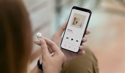 Как контролировать воспроизведение музыки на AirPods