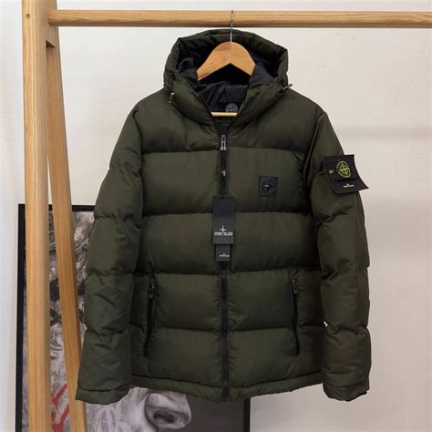 Качество и функциональность куртки Stone Island