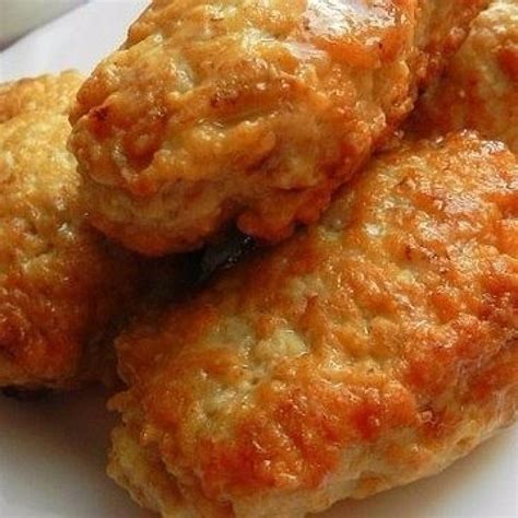 Оригинальный рецепт котлет из куриного фарша с сыром и специями