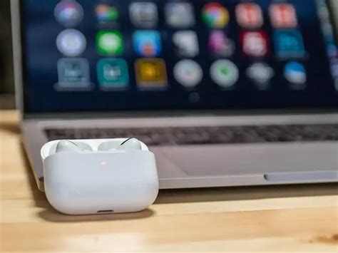 Подключение наушников AirPods к MacBook