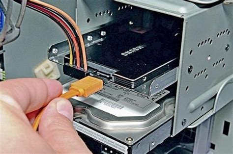 Распаковка и подключение SSD диска