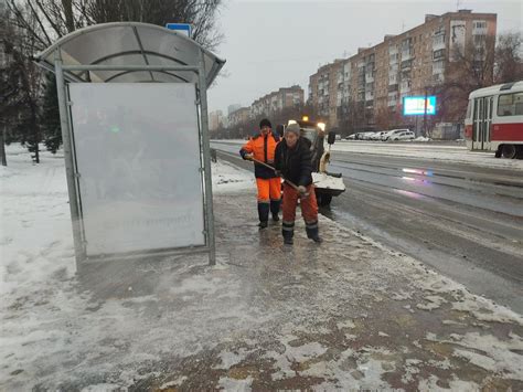 Снятие льда и снега перед включением дворников