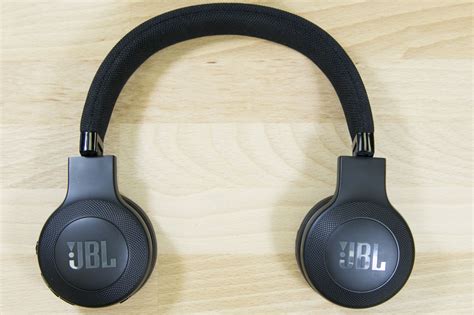 Удобство использования и эргономика наушников JBL