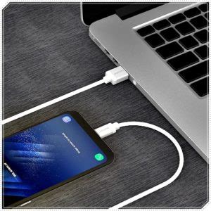 Шаг 1: Соединение смартфона с компьютером через USB-кабель